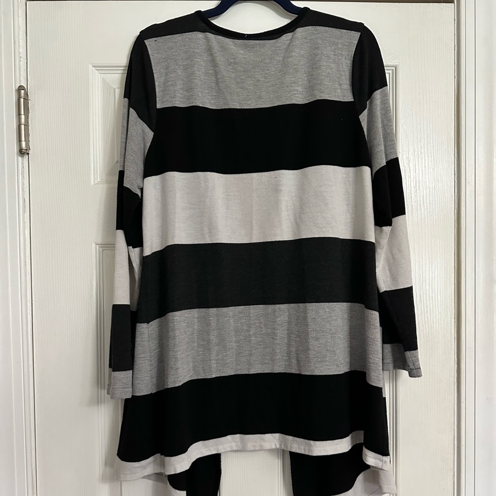 Women’s Sunday Flowy Cardigan size 2x - Picture 6 of 6